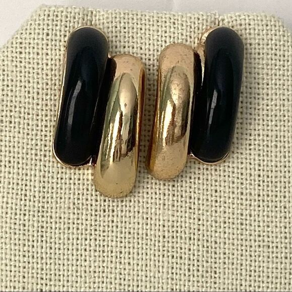 Vintage Tone Stud Earrings - Picture 3 of 3